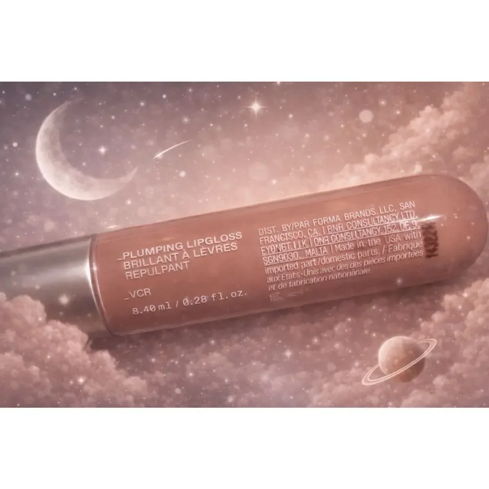 r.e.m. beauty On Your Collar Plumping Lip Gloss VCR High Shine Minty Vegan
